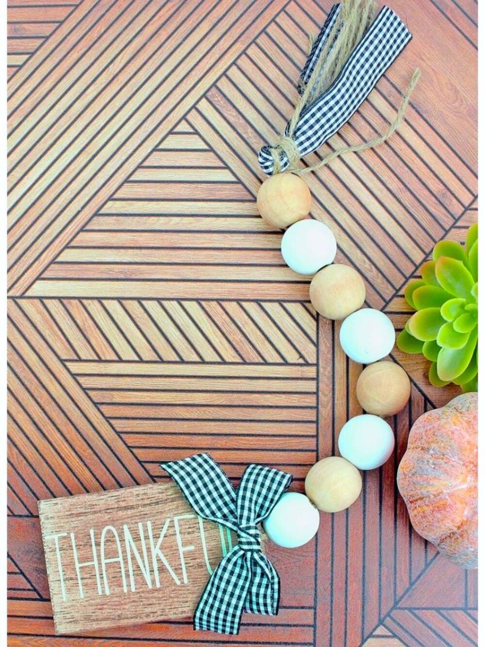 Thankful Wood Bead Garland Gingham Farmhouse Rustic Fall Thanksgiving Home Décor - Picture 3 of 3